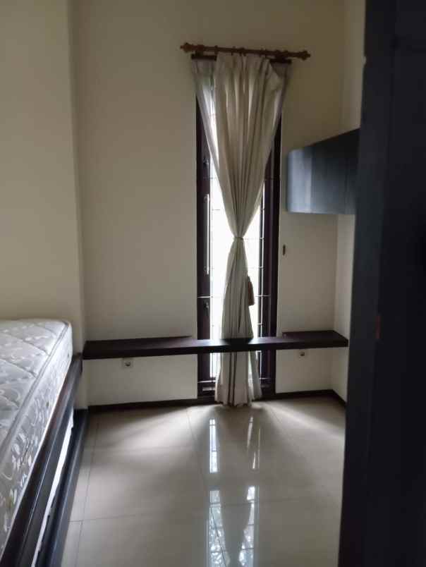 jual rumah baru furnished kav dki meruya utara