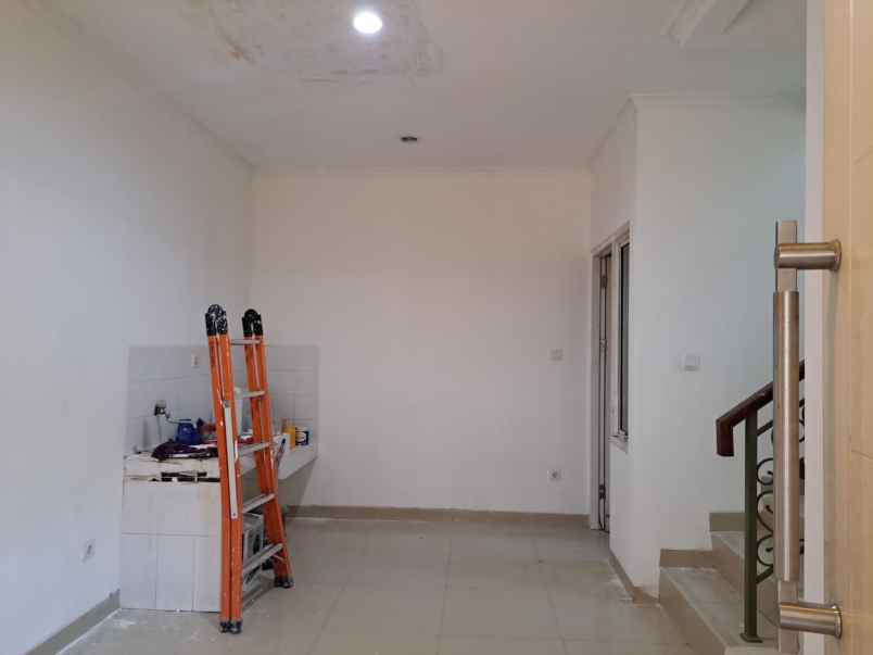 jual rumah cluster karelia paramount serpong