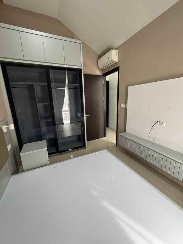 jual rumah furnished citra 8 jak bar