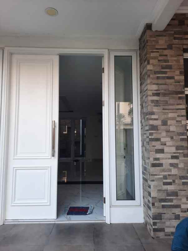 jual rumah golf lake residence jak bar