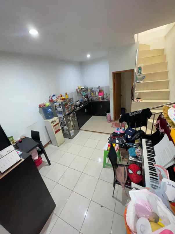 jual t taman palem lestari jak bar