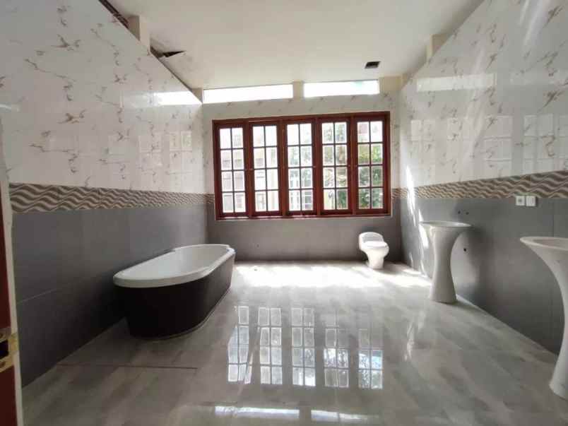 jual villa mewah dua lantai di taman jimbaran kuta