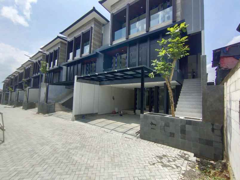 kinaya andara residence rumah 3 lantai 900 m dari tol