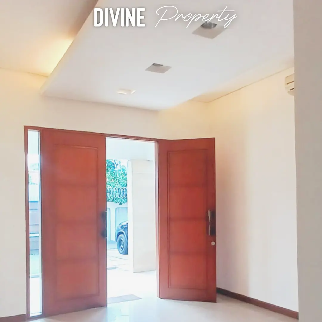 modern tropical house for rent at kemang