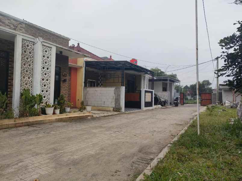 over kredit dijual rumah nyaman dan asri