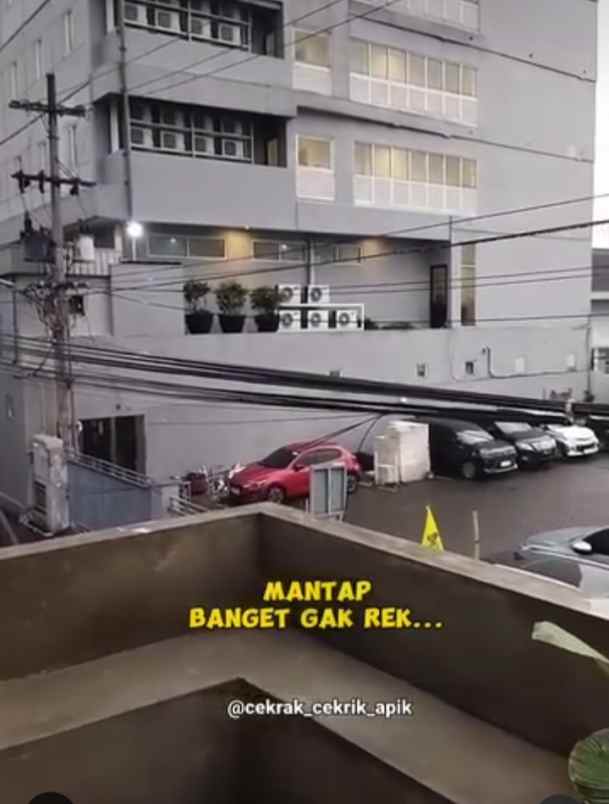 ruko 2 lantai tengah kota malang setting kafe