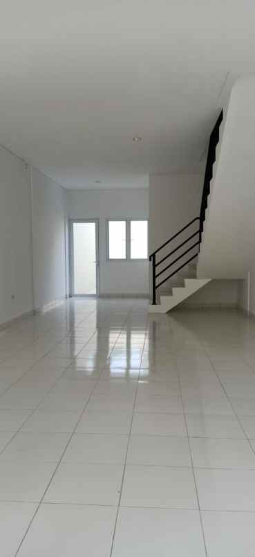 ruko view danau di duta harapan bekasi utara