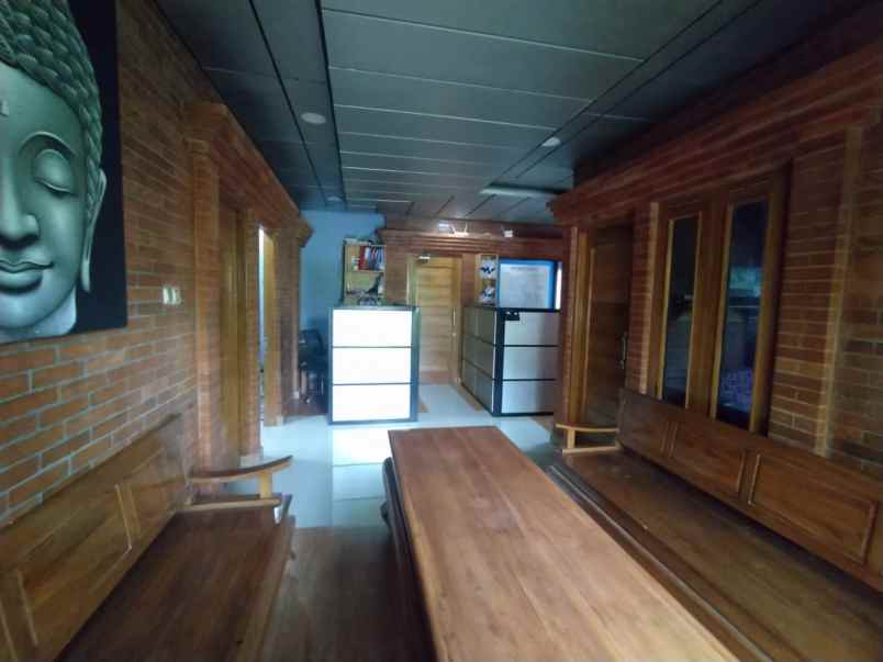 rumah 2 lantai 5 kamar di maguwoharjo sleman