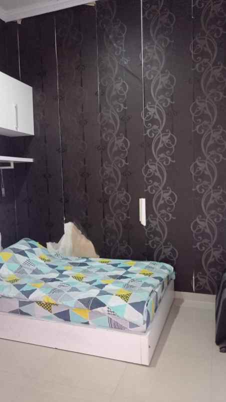 rumah 2 lantai dalam perumahan di jalan palagan km 8