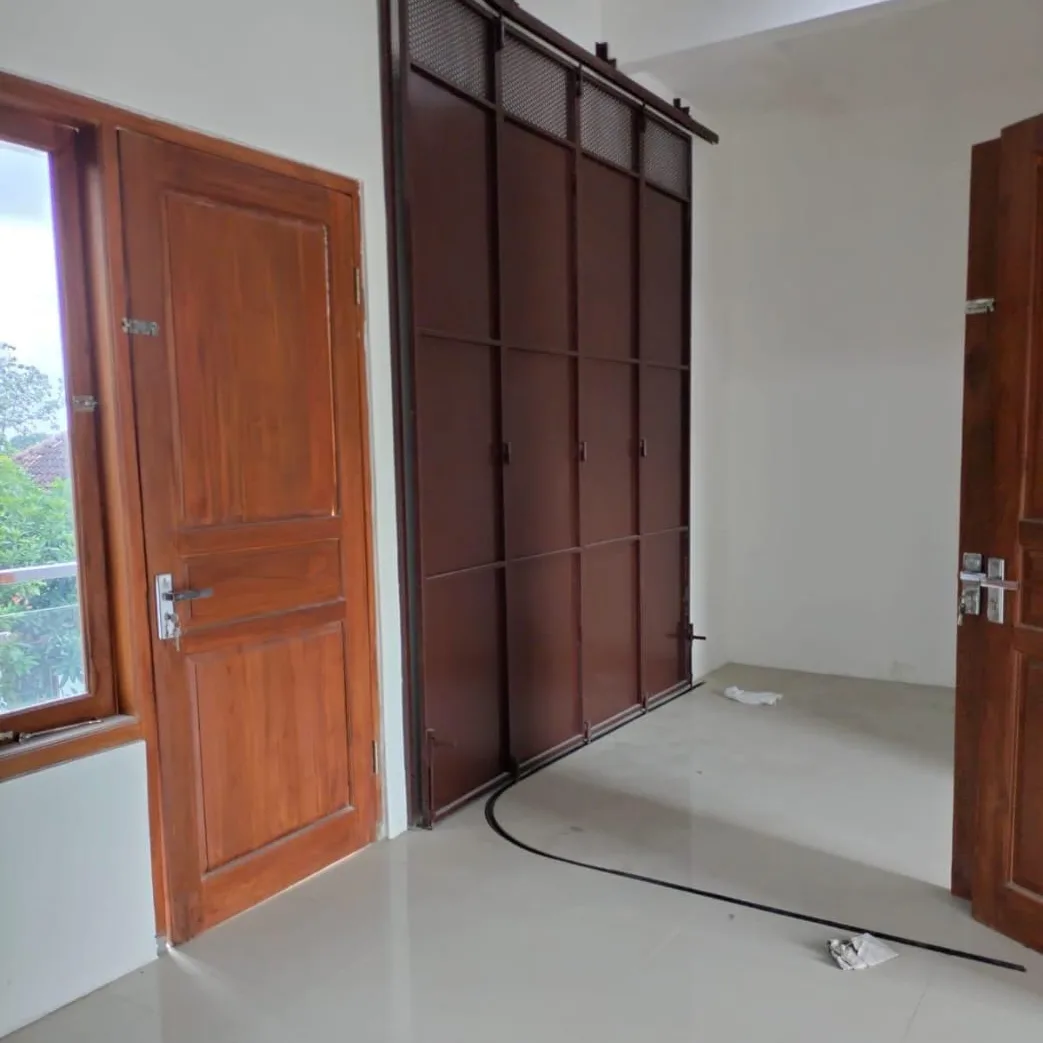 rumah 2 lantai di jl kaliurang km 12 5 sleman