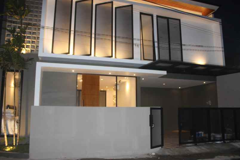 rumah 2 lantai full furnish dekat rs islam yogyakarta