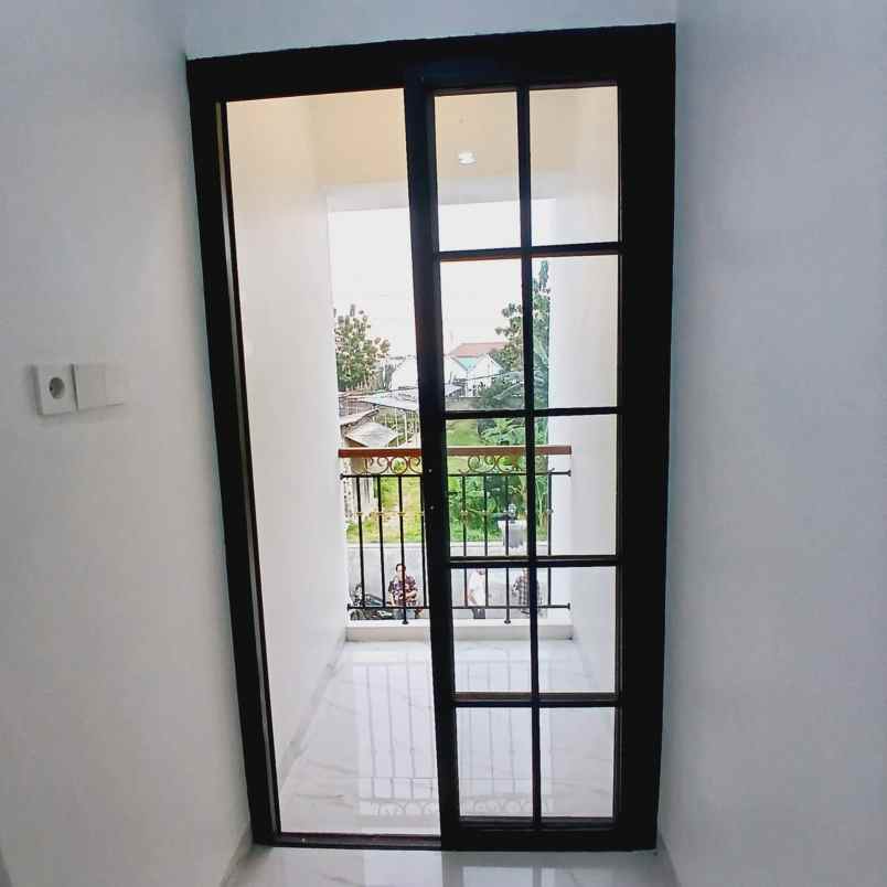 rumah 2 lantai konsep mediterania harga ekstrem