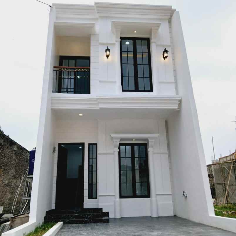 rumah 2 lantai konsep mediterania harga ekstrem