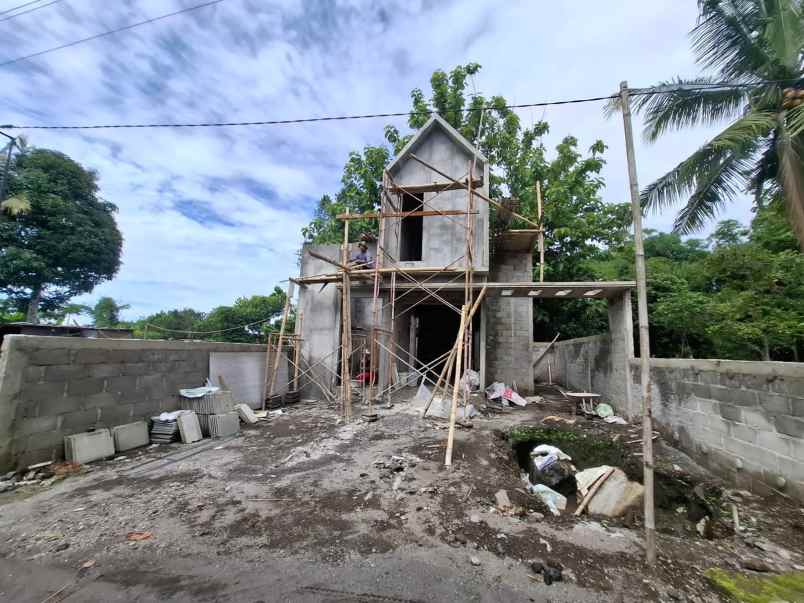 rumah 2 lantai mezzanine proses bangun dekat univ uii