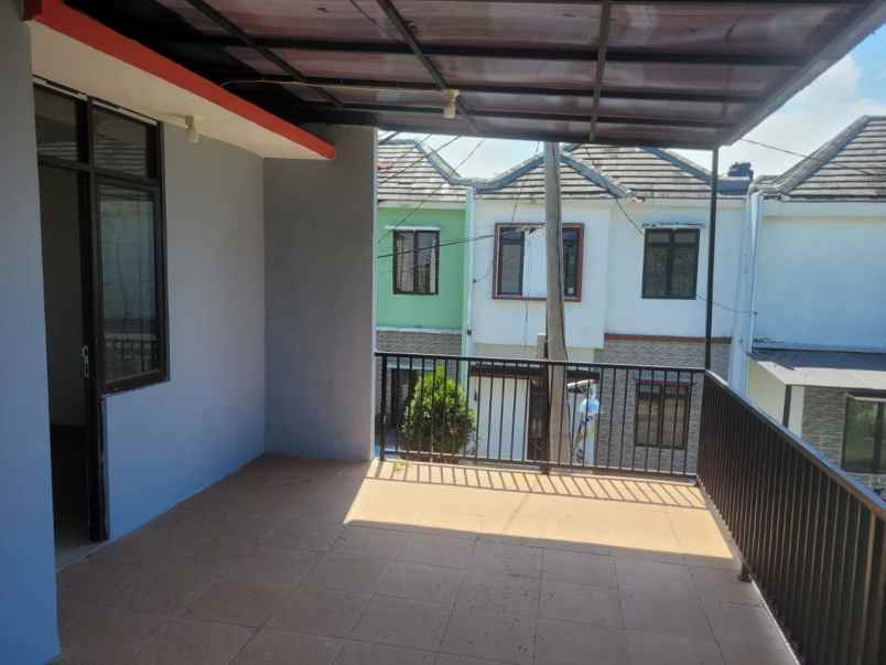 rumah 2 lantai minicluster sukahati cibinong bogor