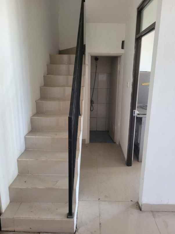 rumah 2 lantai minicluster sukahati cibinong bogor