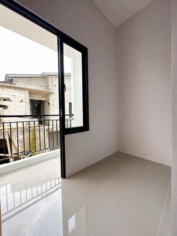 rumah 2 lantai modern di setu cipayung jakarta timur