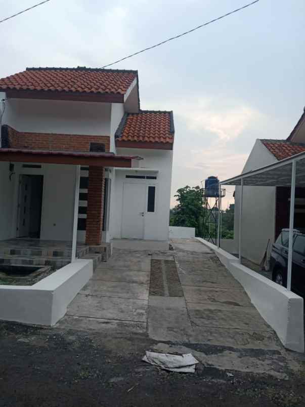 rumah asri tanah luas kawasan sejuk sawangan