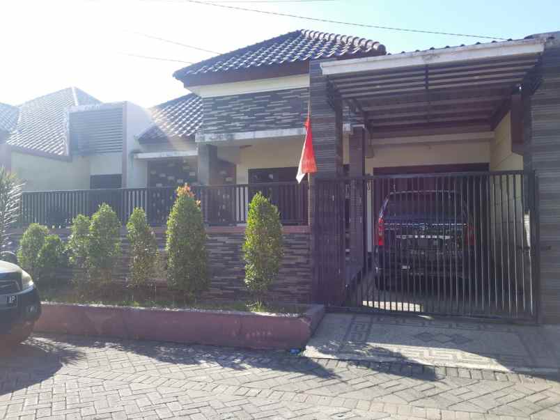 rumah bagus di perumahan nirwana regency surabaya