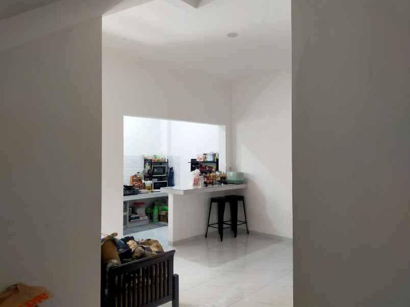 rumah bagus siap huni di pondok bambu duren sawit