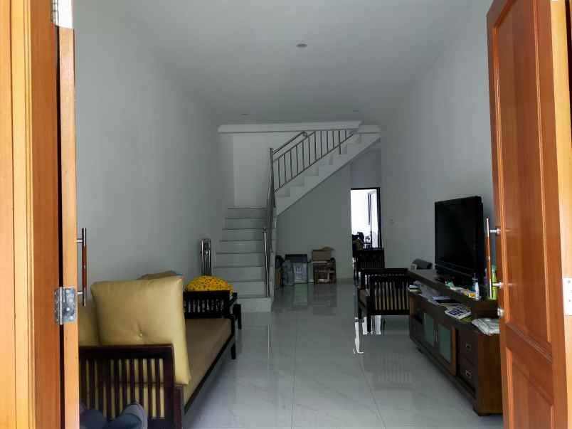 rumah bagus siap huni di pondok bambu duren sawit