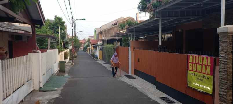 rumah bagus siap huni di pondok bambu duren sawit