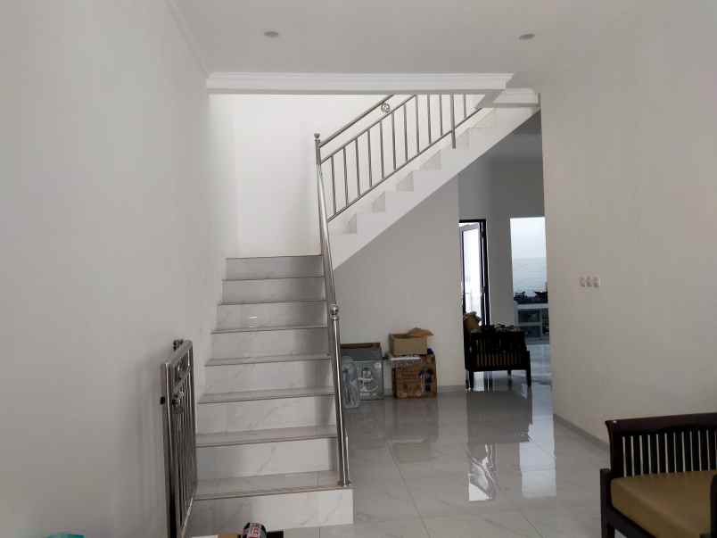 rumah bagus siap huni di pondok bambu duren sawit