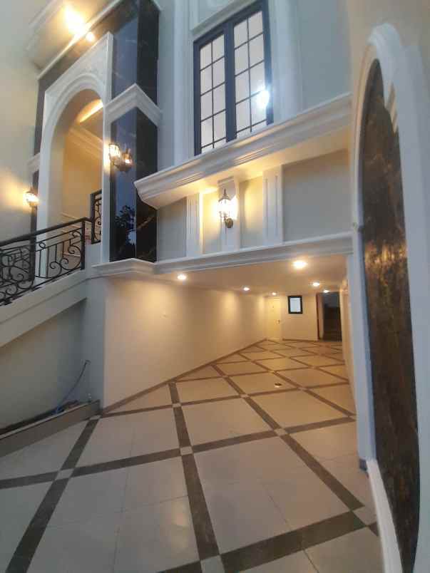 rumah baru 3 lantai area jl timbul jagakarsa jaksel