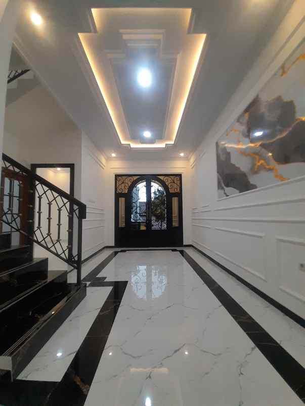 rumah baru 3 lantai area jl timbul jagakarsa jaksel