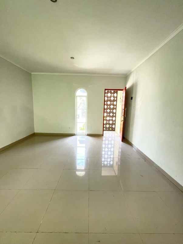 rumah baru 4kamat tidur dijual dimampang indah 2 depok