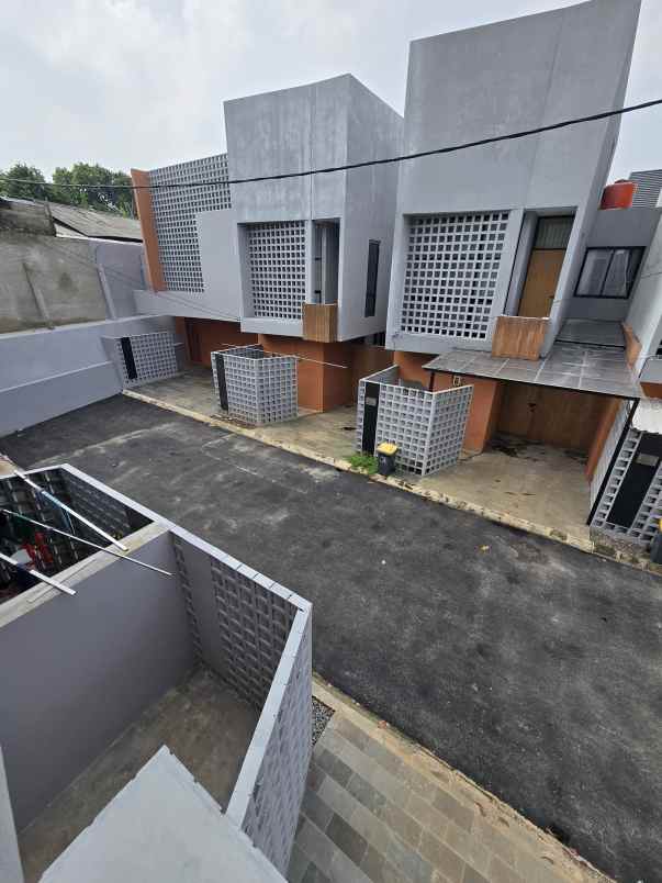 rumah baru dalam mini cluster di pondok kelapa jaktim