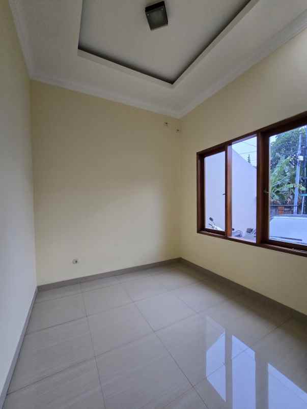 rumah baru lokasi strategis area rawamangun jaktim