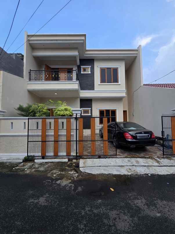 rumah baru lokasi strategis area rawamangun jaktim