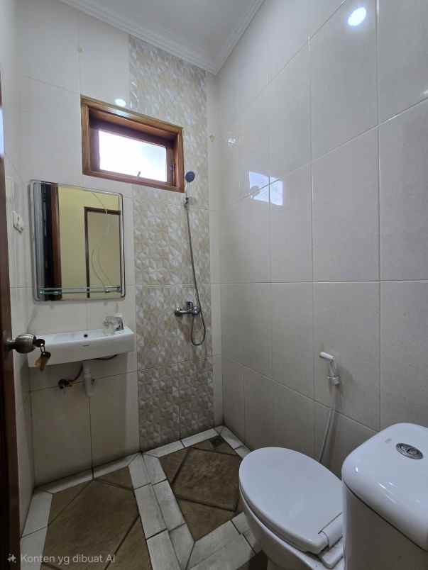 rumah baru lokasi strategis area rawamangun jaktim