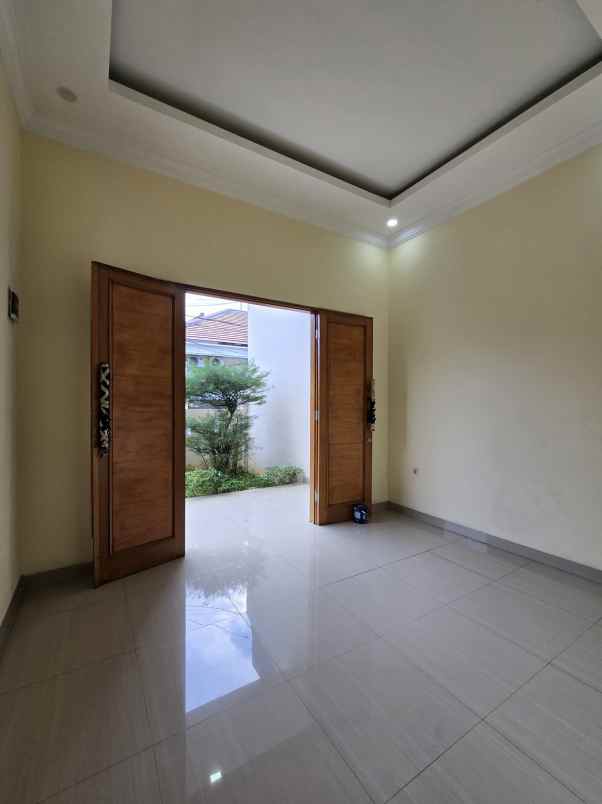 rumah baru lokasi strategis area rawamangun jaktim