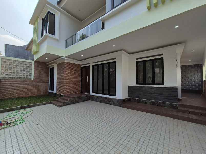 rumah baru modern minimalis dalam komplek siap huni