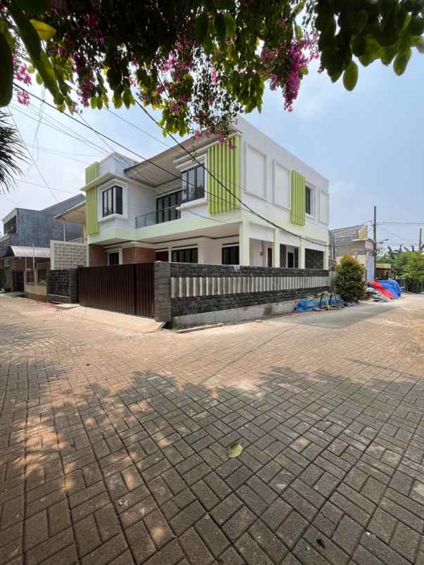 rumah baru modern minimalis dalam komplek siap huni