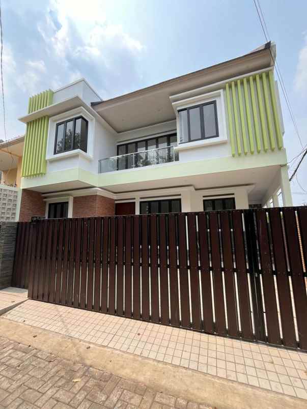 rumah baru modern minimalis dalam komplek siap huni