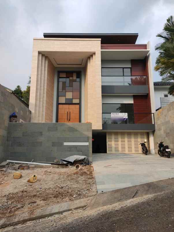 rumah baru siap huni depan green area sentul city