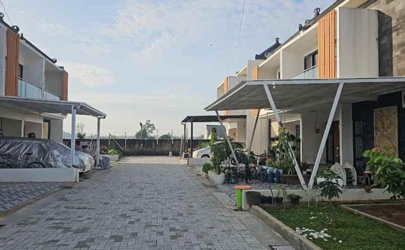 rumah cantik 2 lantai di pamulang tangsel