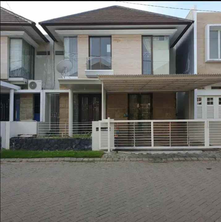 rumah cantik baru selesai renovasi di pantai mentari