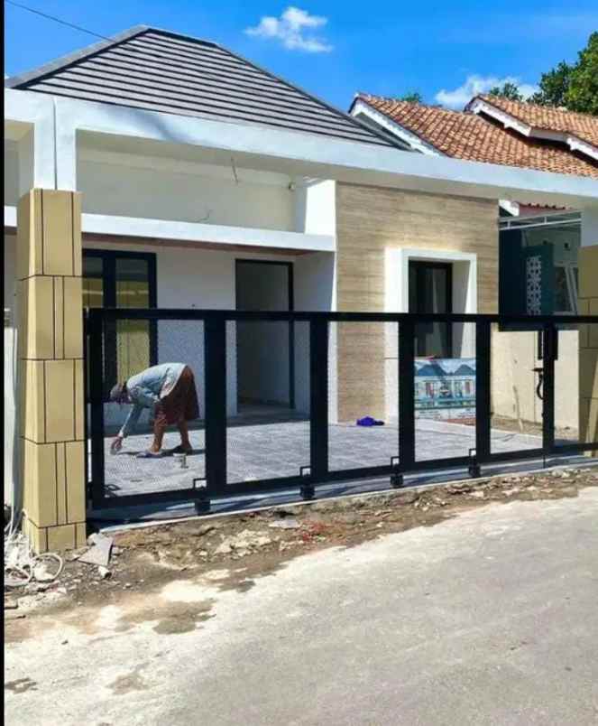 rumah cantik dekat rs mitra paramedika di ngaglik