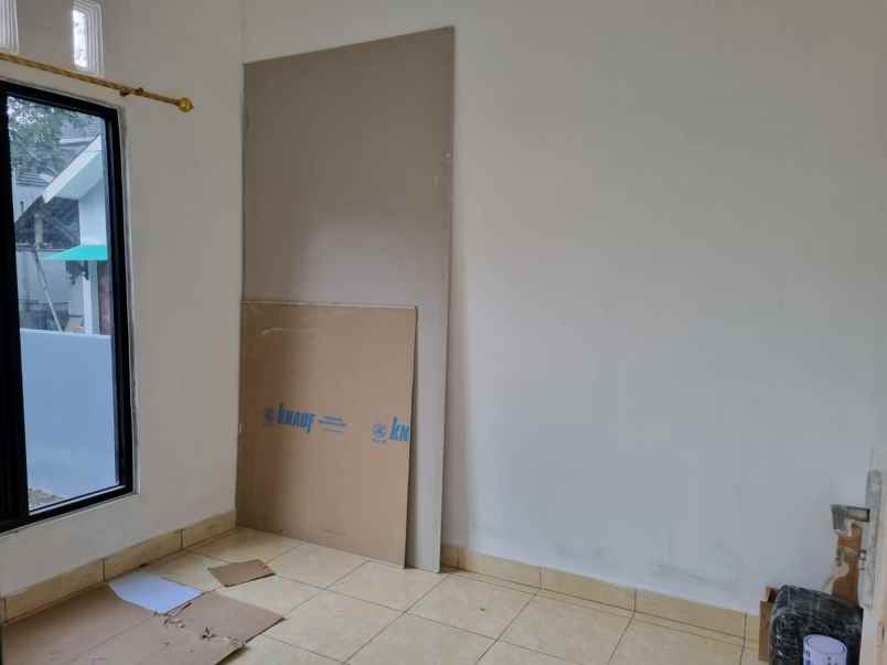 rumah cantik di perumahan dekat jalan raya wates