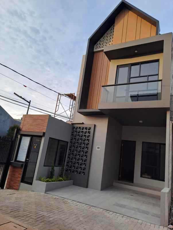 rumah cantik di reni jaya di atas villa pamulang