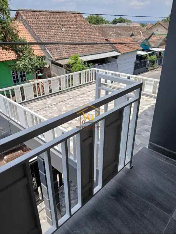 rumah cantik posisi hook 6 menit ke puskesmas kalasan