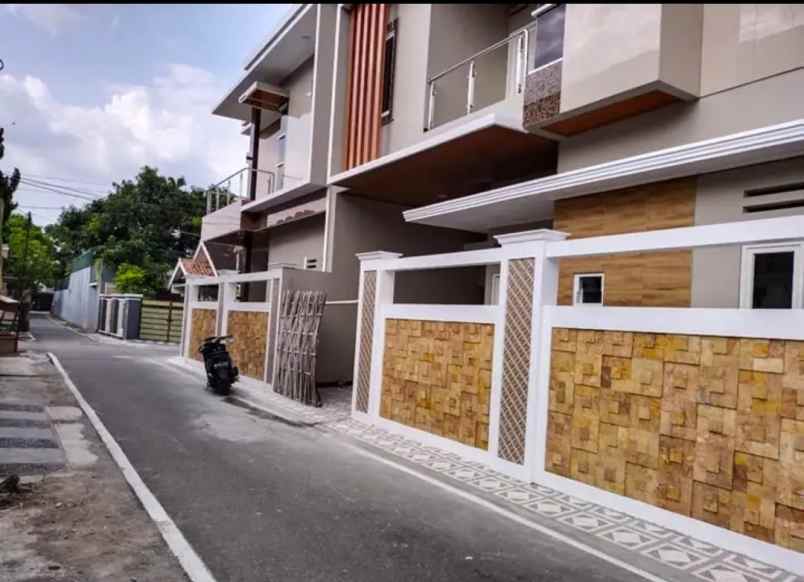 rumah cantik solo kota