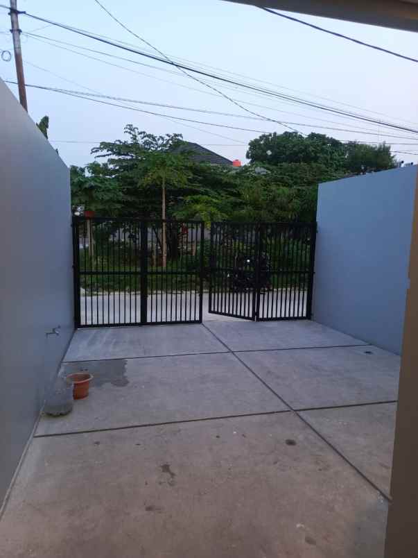 rumah dalam komplek kav dki meruya utara