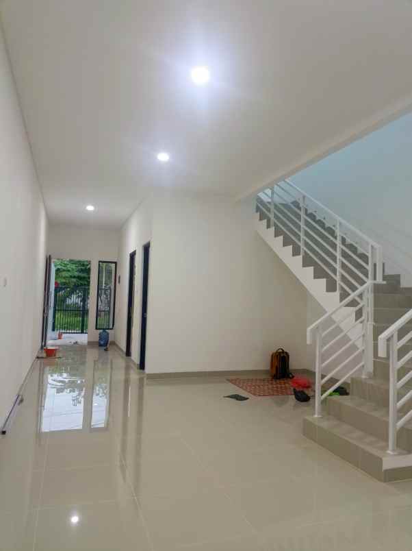 rumah dalam komplek kav dki meruya utara