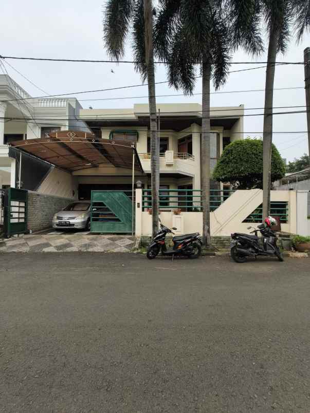 rumah dalam komplek view danau di cibubur jaktim