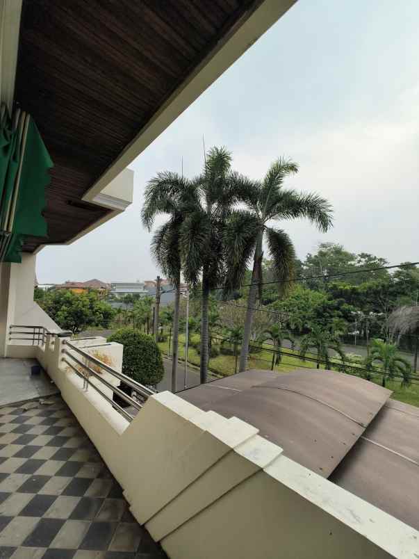 rumah dalam komplek view danau di cibubur jaktim